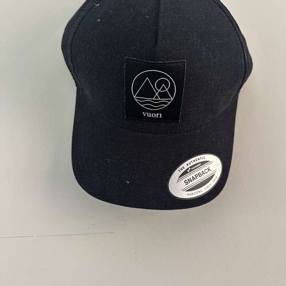 SOLD. vuori trucker hat, BNWT - Picture 3 of 5